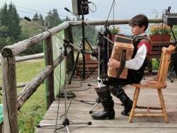 23. tradicionalno tekmovanje harmonikarjev na Veliki planini 1